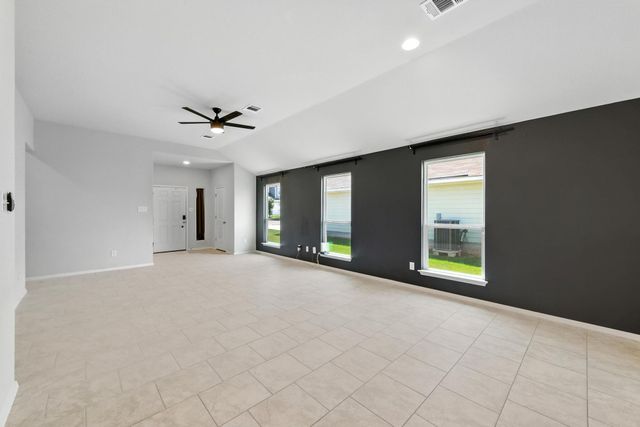 308 Black Opal DR, Jarrell, TX 76537