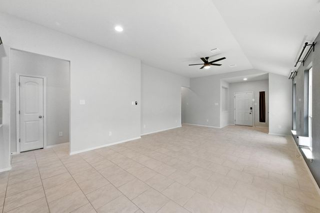 308 Black Opal DR, Jarrell, TX 76537