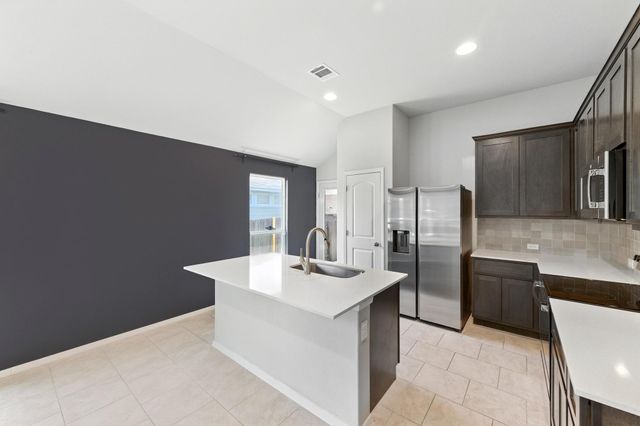 308 Black Opal DR, Jarrell, TX 76537