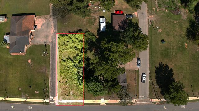 2101 N Cleveland Street, Dayton, TX 77535