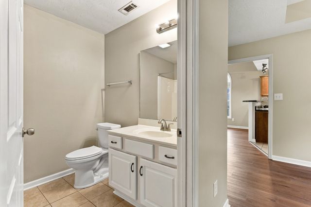 1182 Long Hollow Pike Apt F4, Gallatin, TN 37066