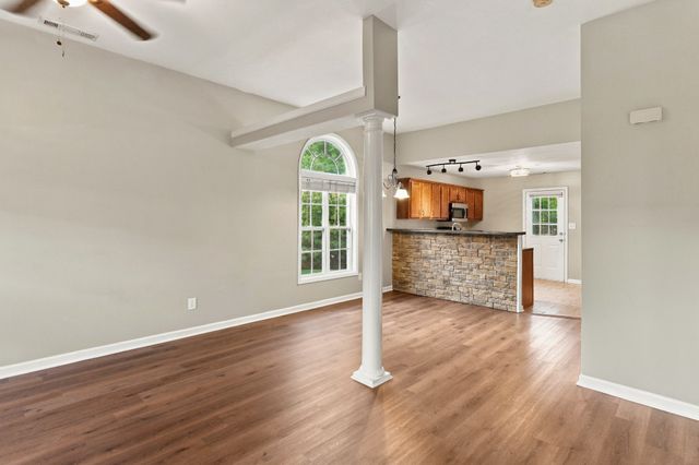 1182 Long Hollow Pike Apt F4, Gallatin, TN 37066