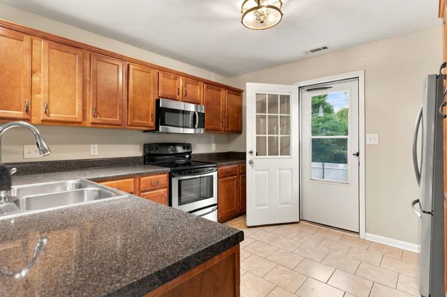 1182 Long Hollow Pike Apt F4, Gallatin, TN 37066
