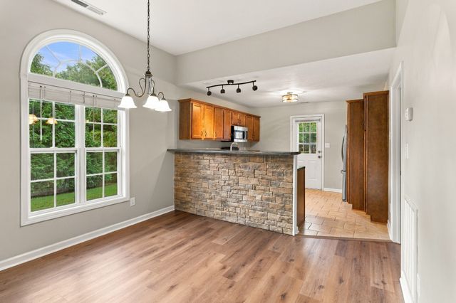 1182 Long Hollow Pike Apt F4, Gallatin, TN 37066