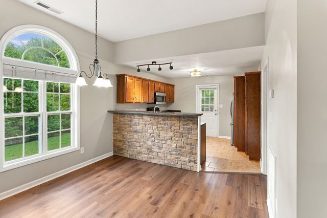 1182 Long Hollow Pike Apt F4, Gallatin, TN 37066
