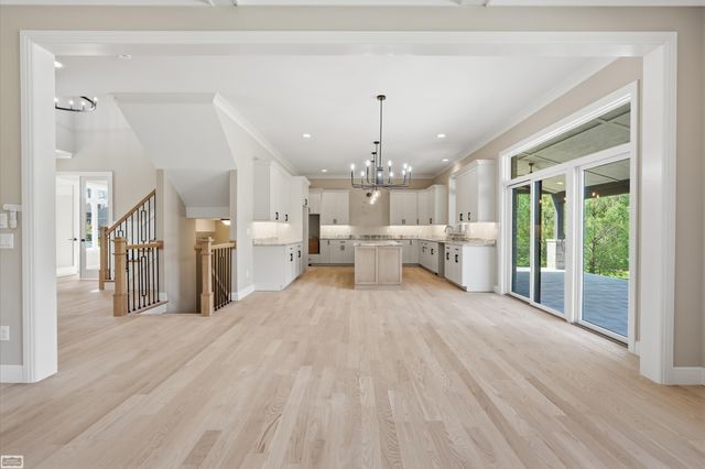 54679 White Pine Lane, Shelby Twp, MI 48315