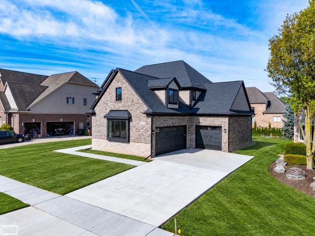 54679 White Pine Lane, Shelby Twp, MI 48315
