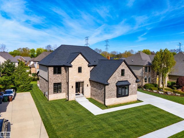 54679 White Pine Lane, Shelby Twp, MI 48315
