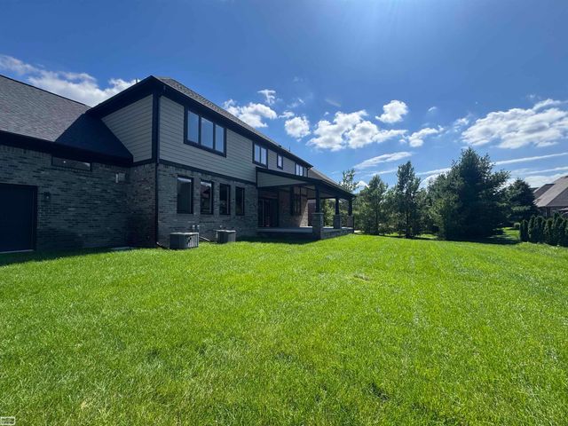 54679 White Pine Lane, Shelby Twp, MI 48315