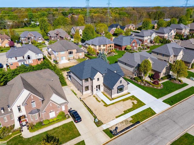 54679 White Pine Lane, Shelby Twp, MI 48315