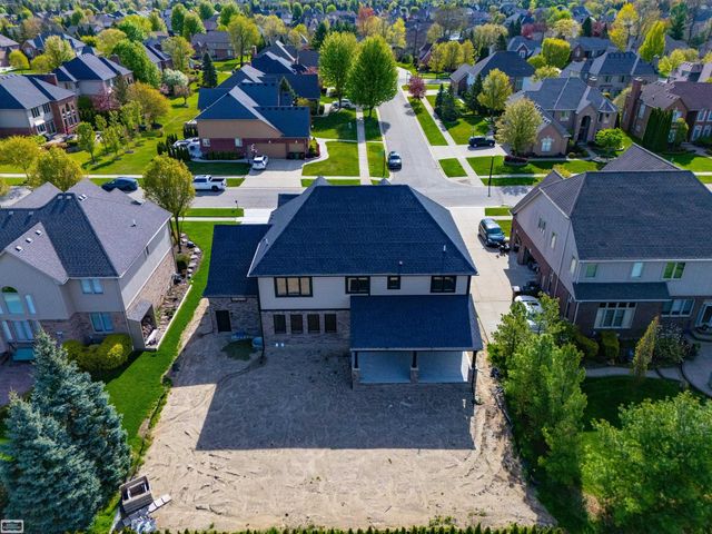 54679 White Pine Lane, Shelby Twp, MI 48315