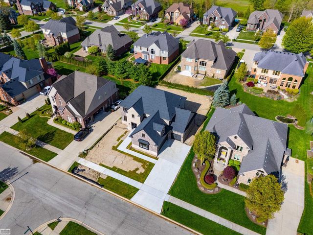 54679 White Pine Lane, Shelby Twp, MI 48315