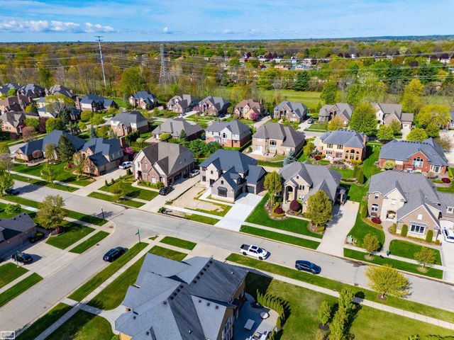 54679 White Pine Lane, Shelby Twp, MI 48315
