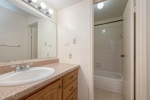 2750 Holly Hall Street 1707, Houston, TX 77054