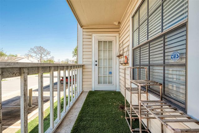 2750 Holly Hall Street 1707, Houston, TX 77054