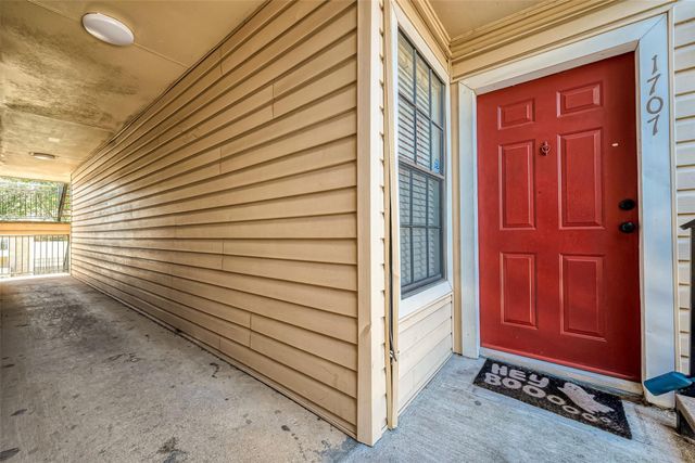 2750 Holly Hall Street 1707, Houston, TX 77054