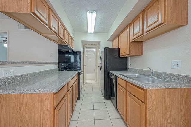 2750 Holly Hall Street 1707, Houston, TX 77054