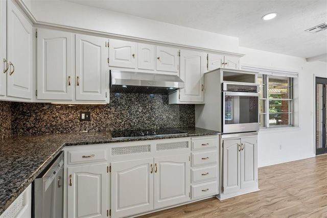 6612 Edgewater Drive, Oklahoma City, OK 73116