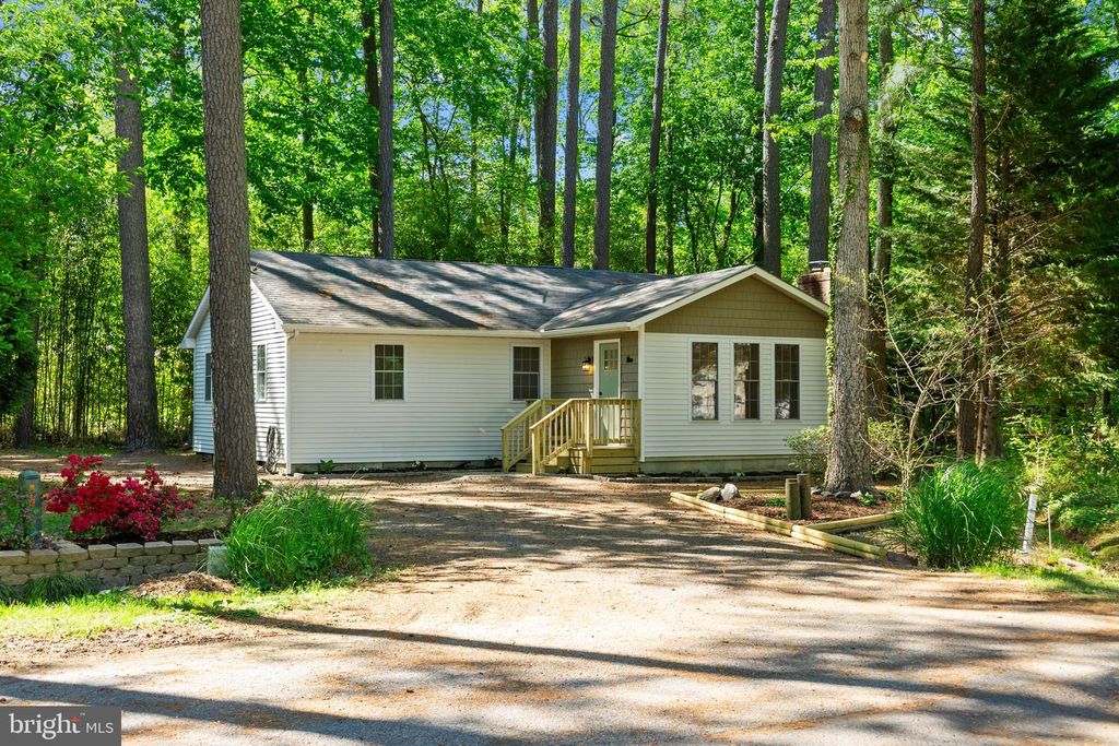 Image 2 of property listing at 9 YEOMAN CT, Ocean Pines, MD 21811