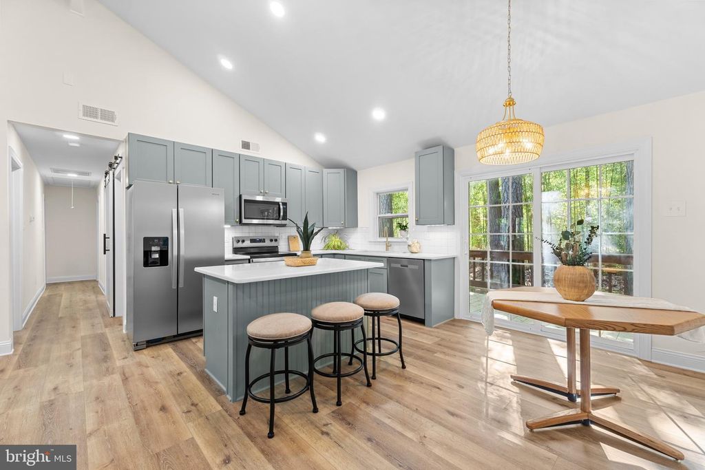 Image 7 of property listing at 9 YEOMAN CT, Ocean Pines, MD 21811