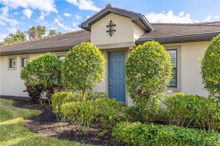 7658 Jacaranda LN, Naples, FL 34114