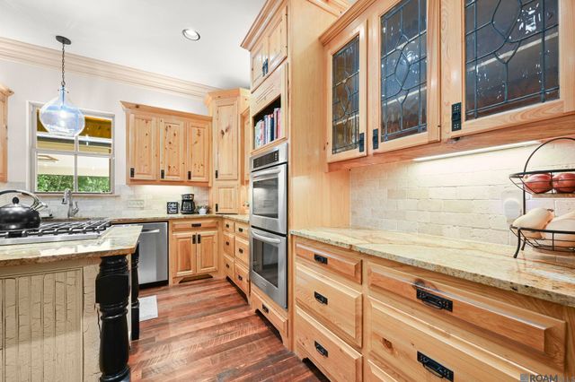 14989 Peairs Rd, Zachary, LA 70791