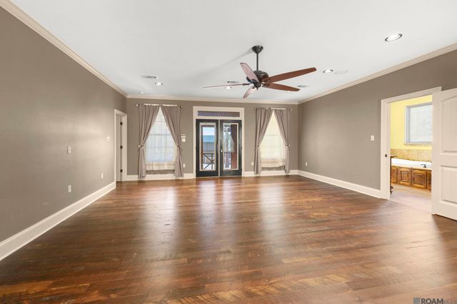 14989 Peairs Rd, Zachary, LA 70791