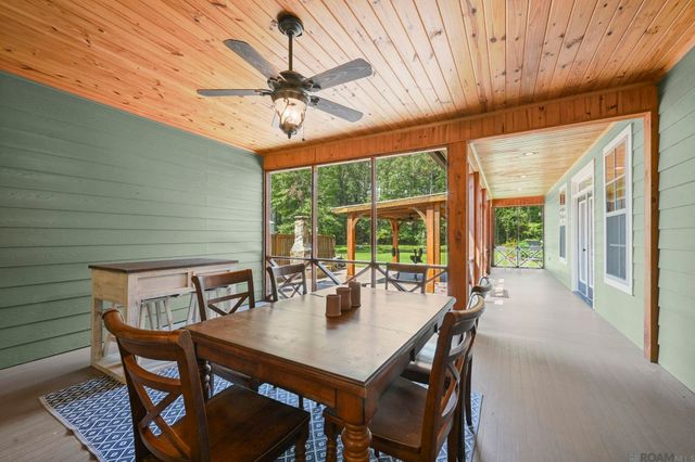 14989 Peairs Rd, Zachary, LA 70791