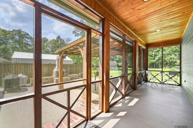 14989 Peairs Rd, Zachary, LA 70791