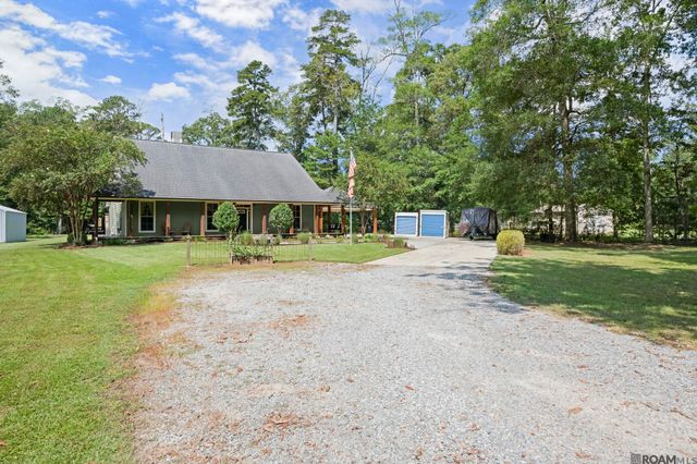 14989 Peairs Rd, Zachary, LA 70791