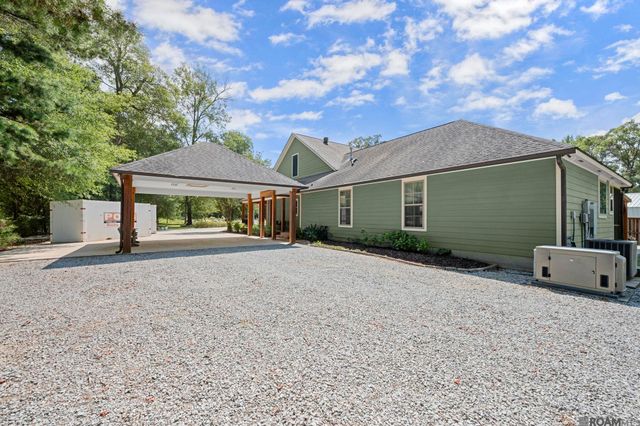 14989 Peairs Rd, Zachary, LA 70791