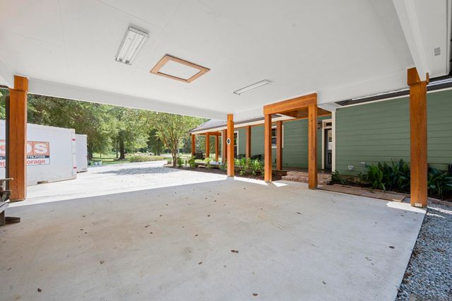 14989 Peairs Rd, Zachary, LA 70791