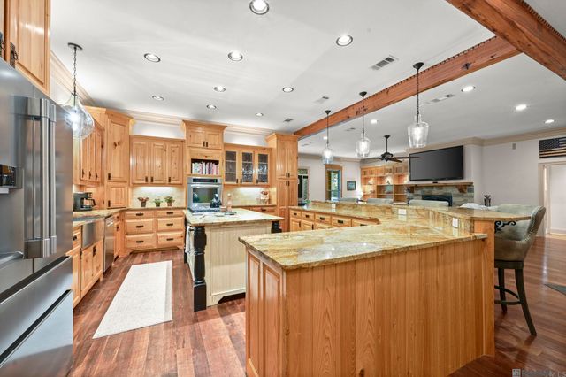 14989 Peairs Rd, Zachary, LA 70791