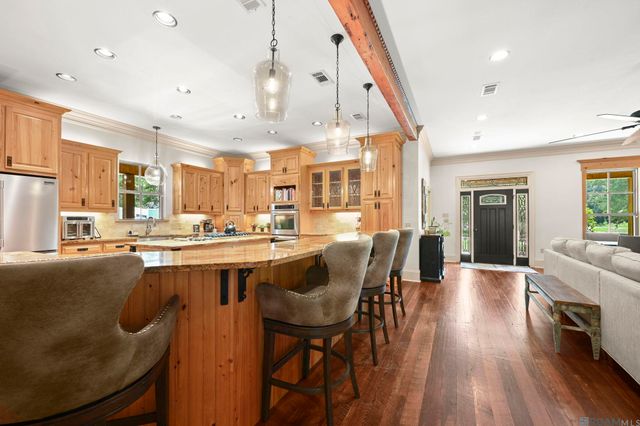 14989 Peairs Rd, Zachary, LA 70791