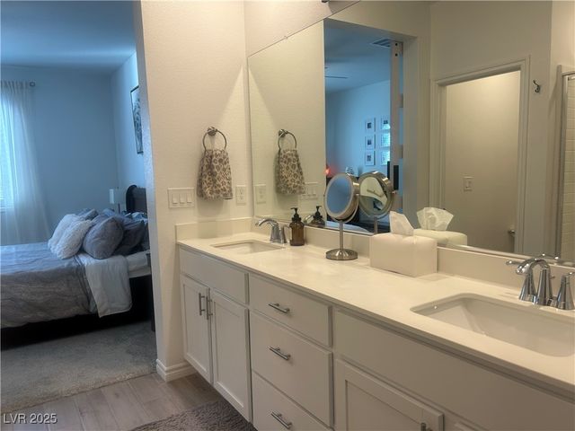 9751 Redwood Cascade Street, Las Vegas, NV 89143