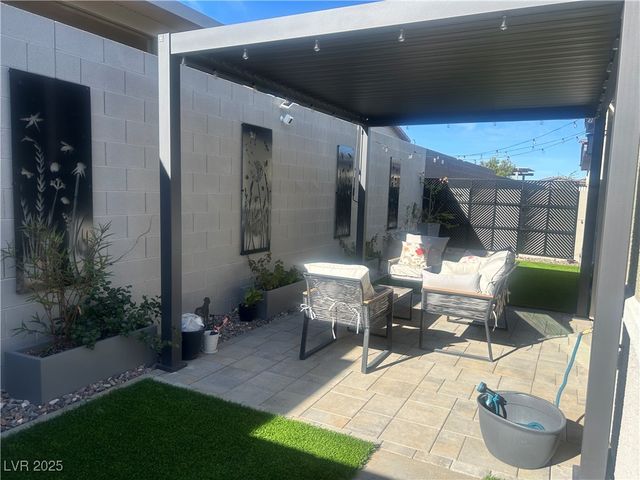 9751 Redwood Cascade Street, Las Vegas, NV 89143