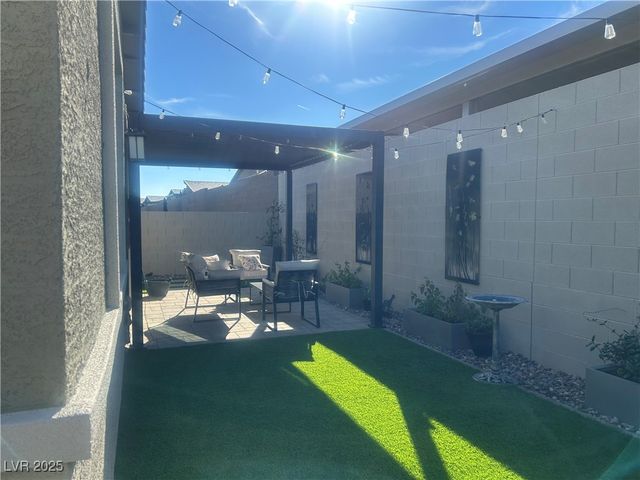 9751 Redwood Cascade Street, Las Vegas, NV 89143