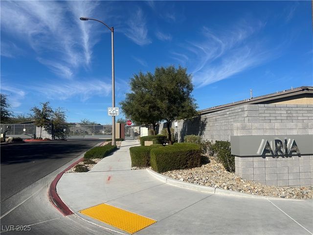 9751 Redwood Cascade Street, Las Vegas, NV 89143