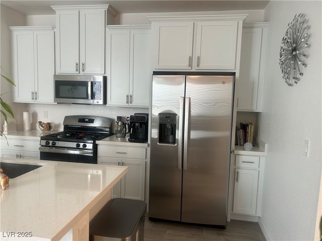 9751 Redwood Cascade Street, Las Vegas, NV 89143