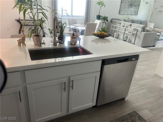 9751 Redwood Cascade Street, Las Vegas, NV 89143