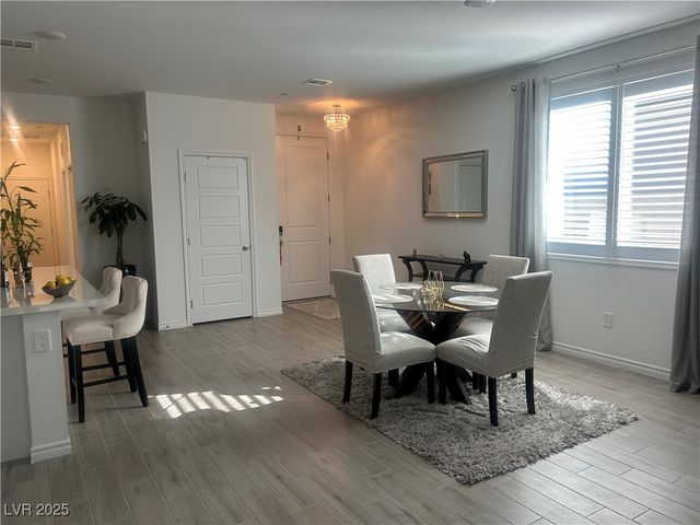 9751 Redwood Cascade Street, Las Vegas, NV 89143