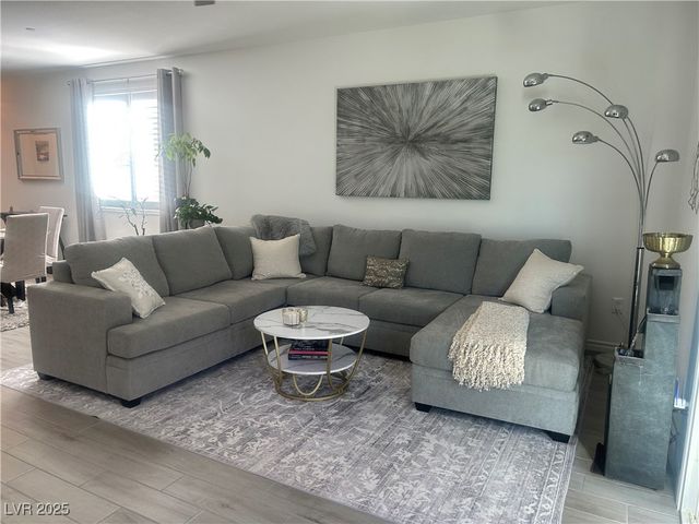 9751 Redwood Cascade Street, Las Vegas, NV 89143