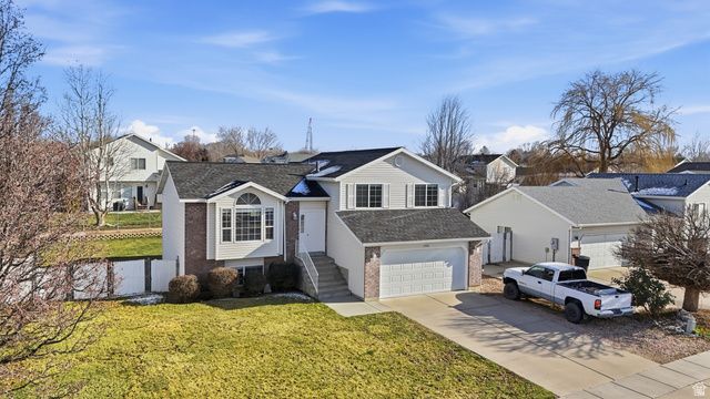 1932 N 810 W, Clinton, UT 84015