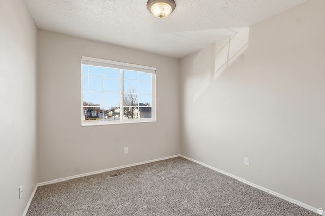 1932 N 810 W, Clinton, UT 84015