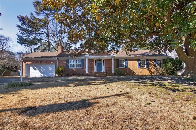 3304 Foxgrove LN, Chesapeake, VA 23321