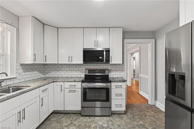 3304 Foxgrove LN, Chesapeake, VA 23321