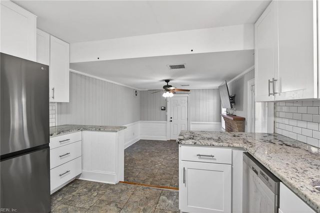 3304 Foxgrove LN, Chesapeake, VA 23321