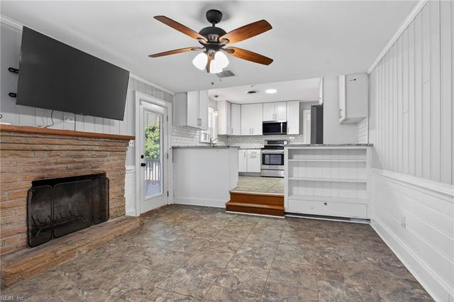 3304 Foxgrove LN, Chesapeake, VA 23321