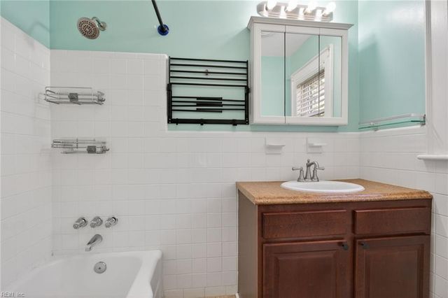 3304 Foxgrove LN, Chesapeake, VA 23321