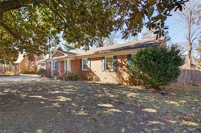 3304 Foxgrove LN, Chesapeake, VA 23321